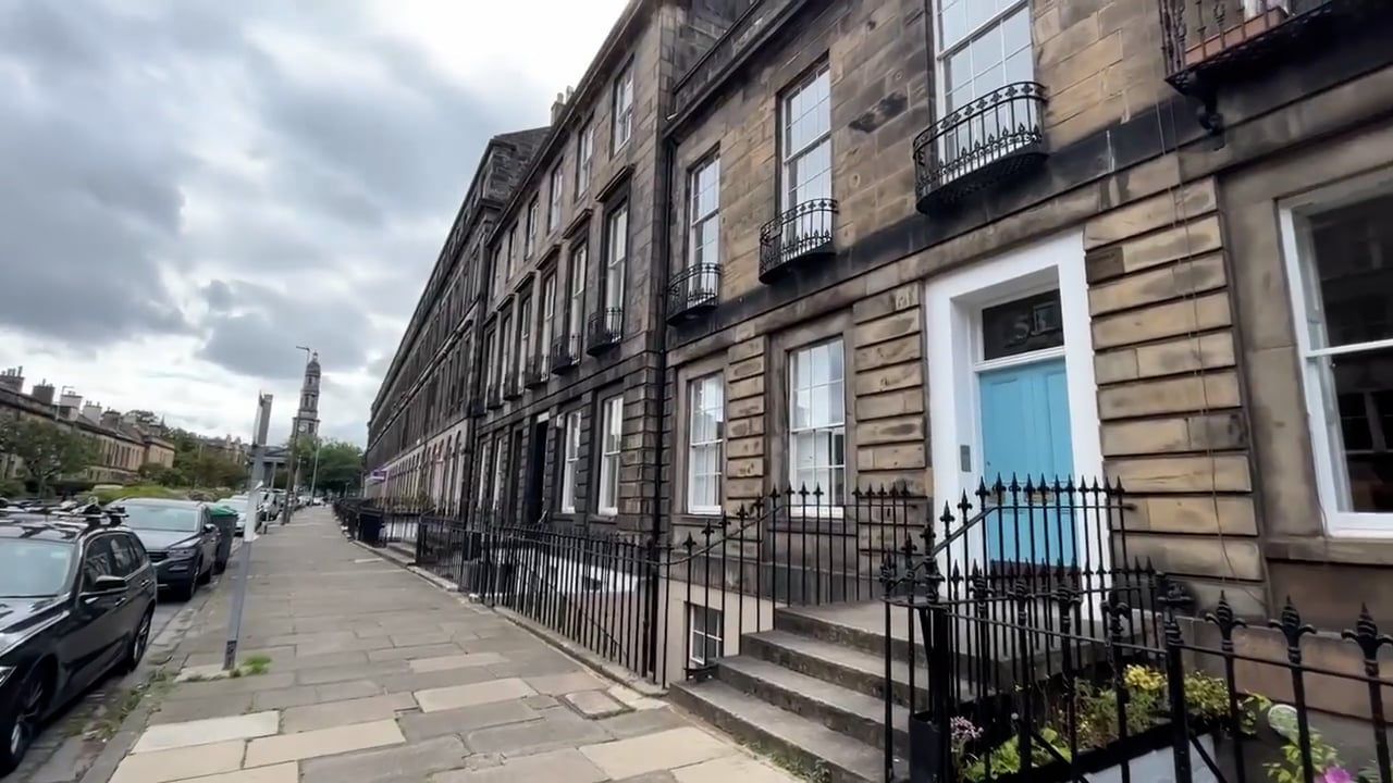 Flat 2 East Claremont Street on Vimeo