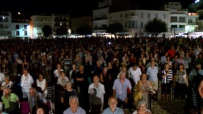Multitudinària cantada d'havaneres a La Platja