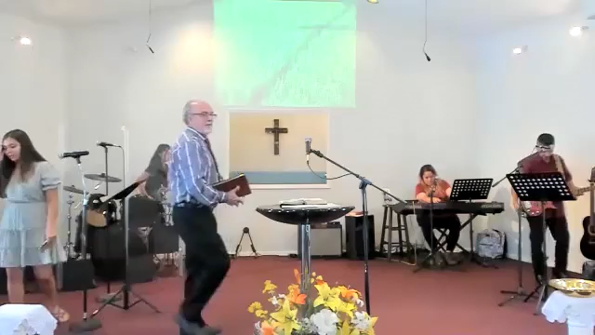 I in Series--How is Christ? I en Serie--¿Cómo es Cristo?
