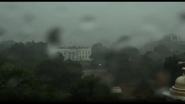 Fulmine colpisce a pochi metri dalla Casa Bianca