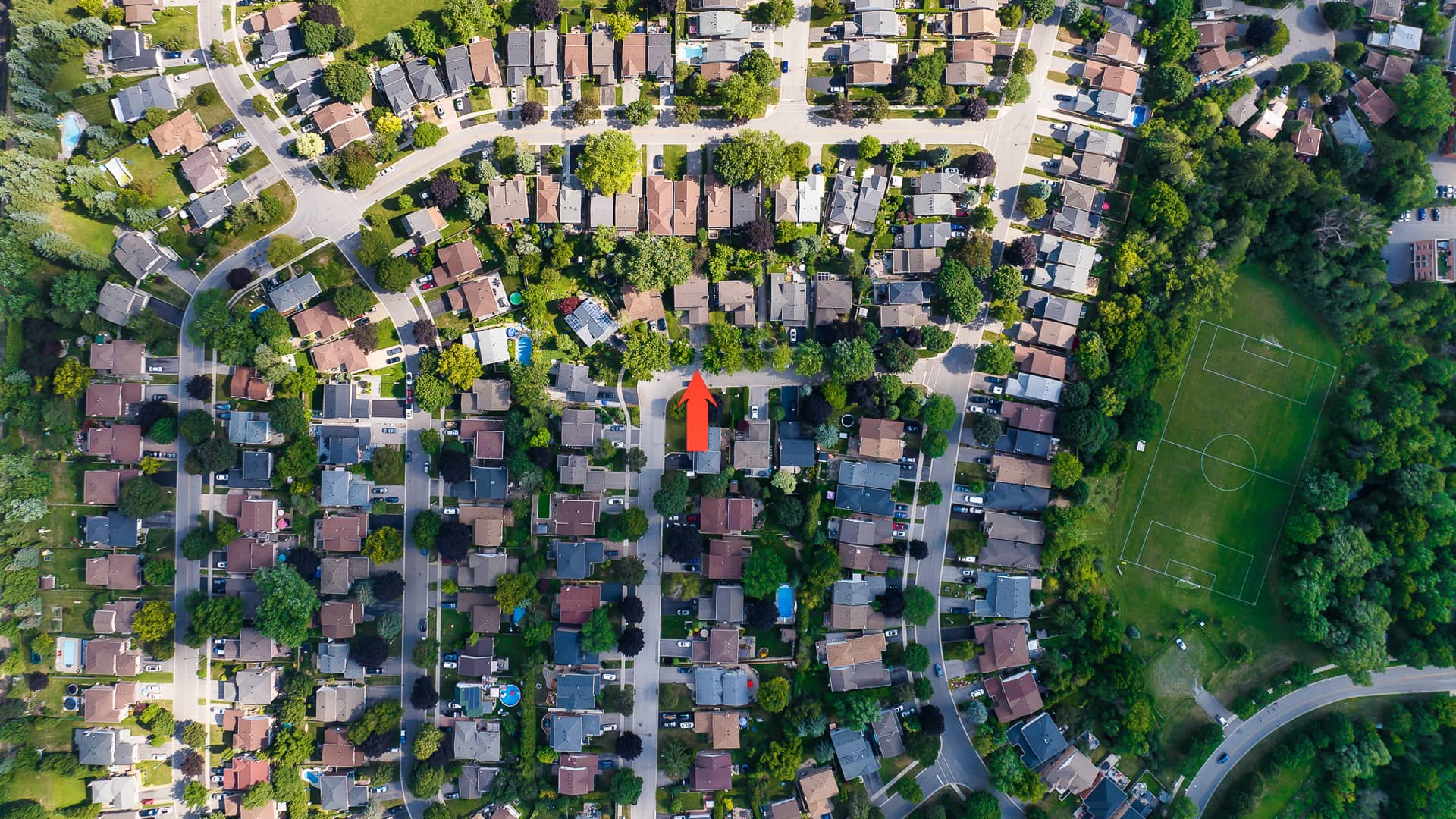 11 Avondale Crescent Aurora Ontario (slideshow) on Vimeo