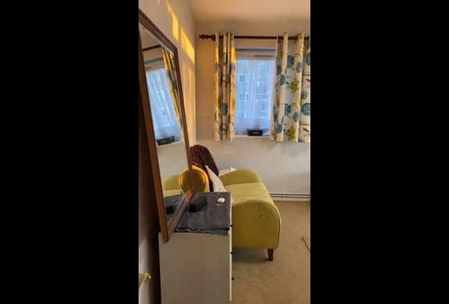To let - Newly refurbished room w/ private balcony Main Photo