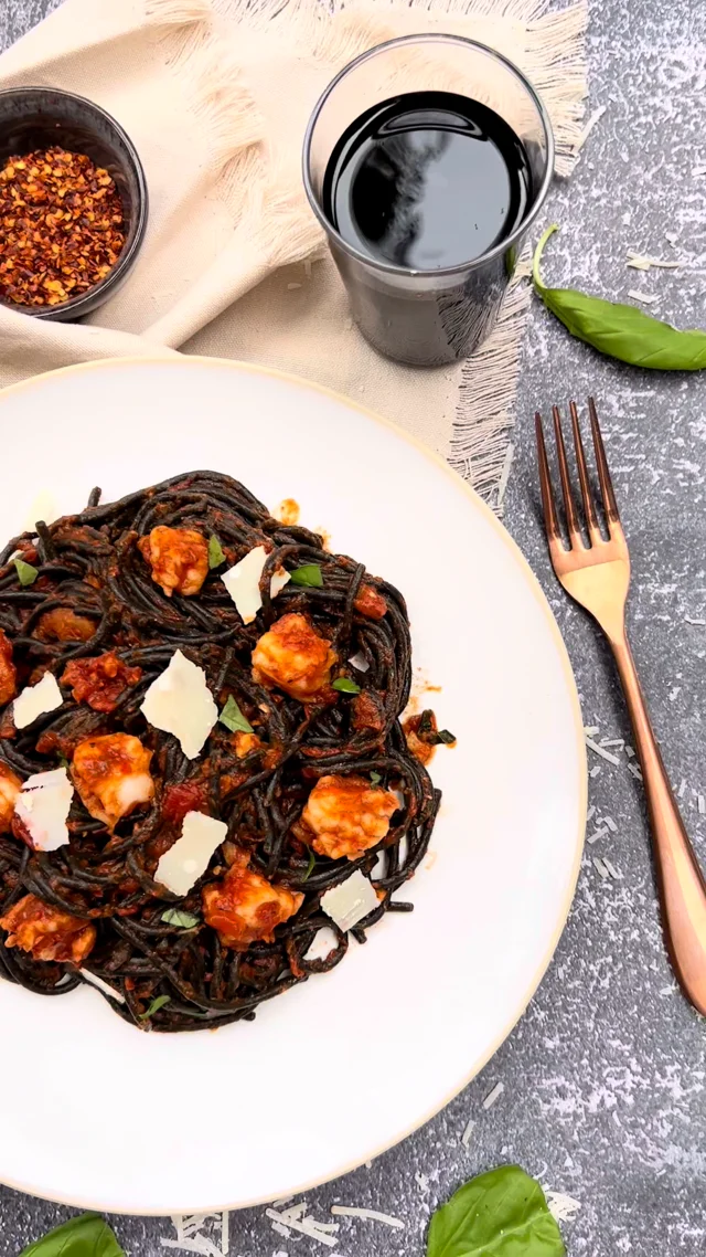 VIDEO) Squid Ink Pasta w/ Shrimp, Scallops & White Wine Sauce