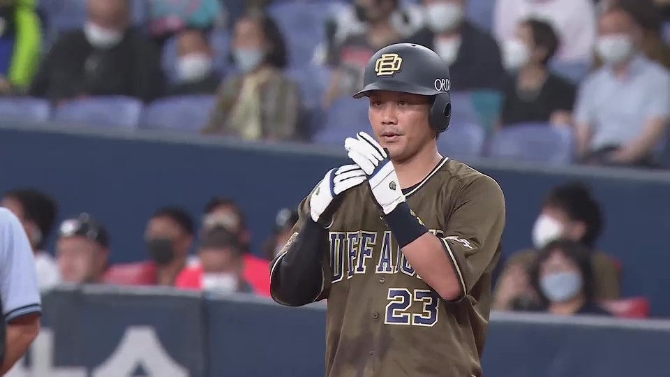 【5回裏】均衡を破る一打!! バファローズ・伏見寅威 ライトへの先制タイムリー!! 2022年8月10日 オリックス・バファローズ 対 東北楽天ゴールデンイーグルス