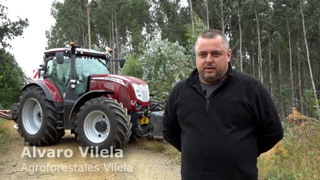 Entrega dun tractor McCormick X7.624 a Agroforestales Vilela