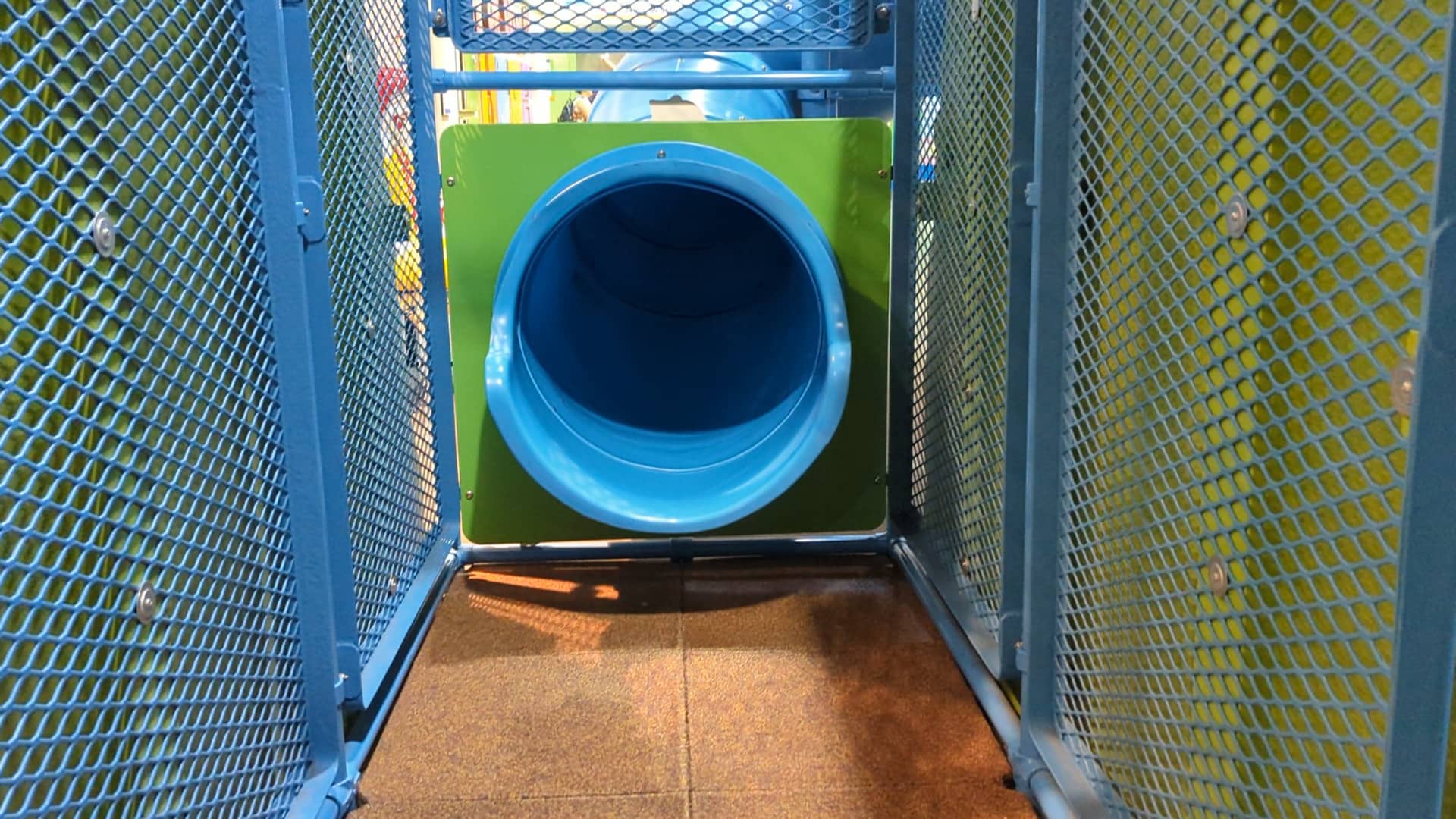 Tube Slide (1) on Vimeo