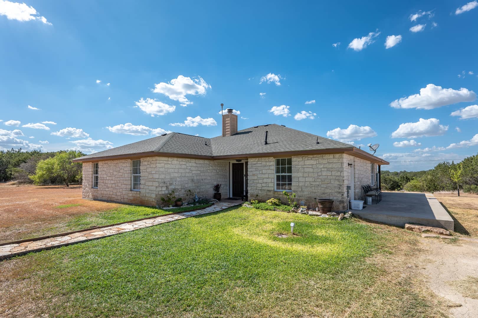 mls 1105 Indian Lake Rd, Florence, TX 76527 on Vimeo