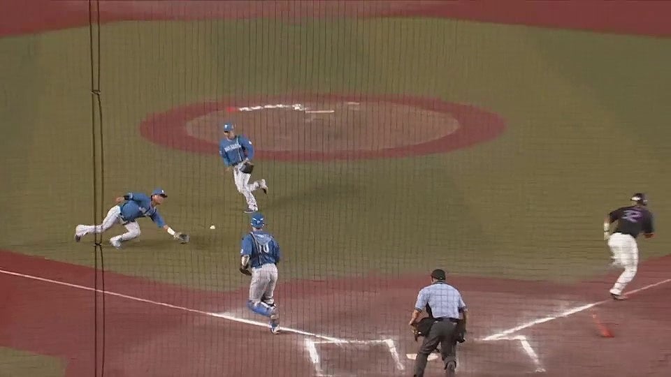 【7回裏】終盤での価値あるダイビングキャッチ!! ファイターズ・佐藤龍世のファインプレー!! 2022年8月12日 千葉ロッテマリーンズ 対 北海道日本ハムファイターズ