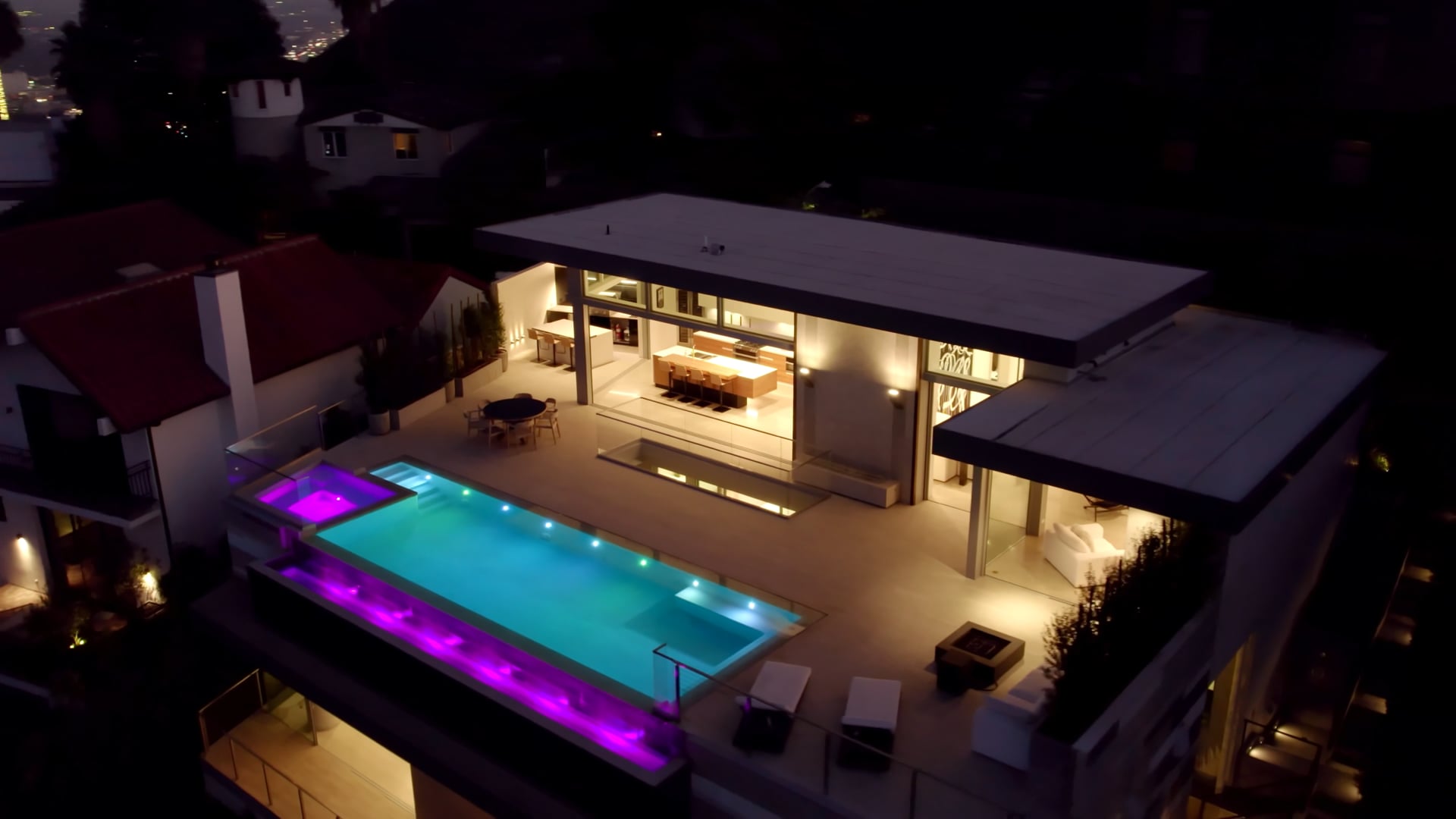 2538 Carmen Crest
