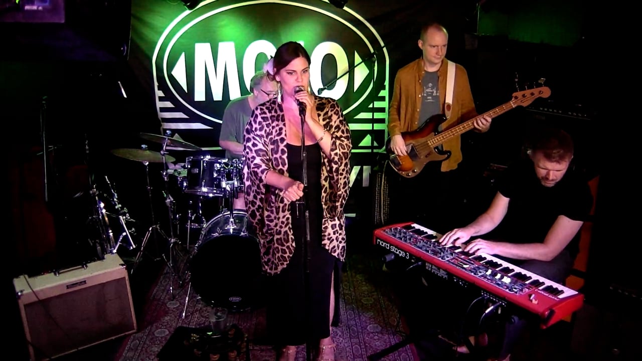 SAHRA DA SILVA & BAND