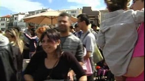 Molta gent per Sant Jordi a L'Escala