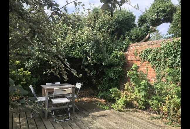 Double Room Character Cottage Buckingham Inc bills Main Photo