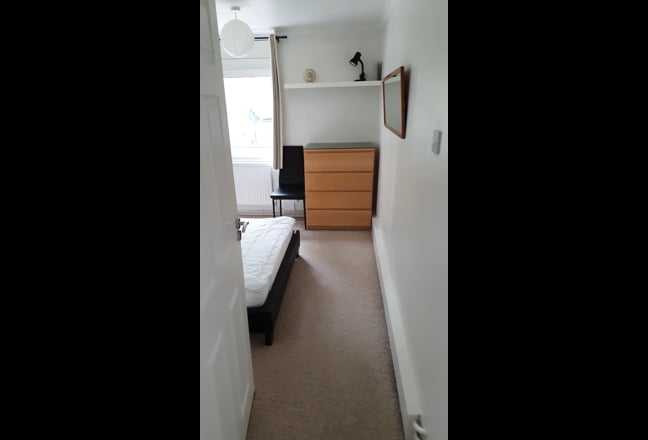 Double Room in a Lovely 2 Bed Flat Near Station Main Photo