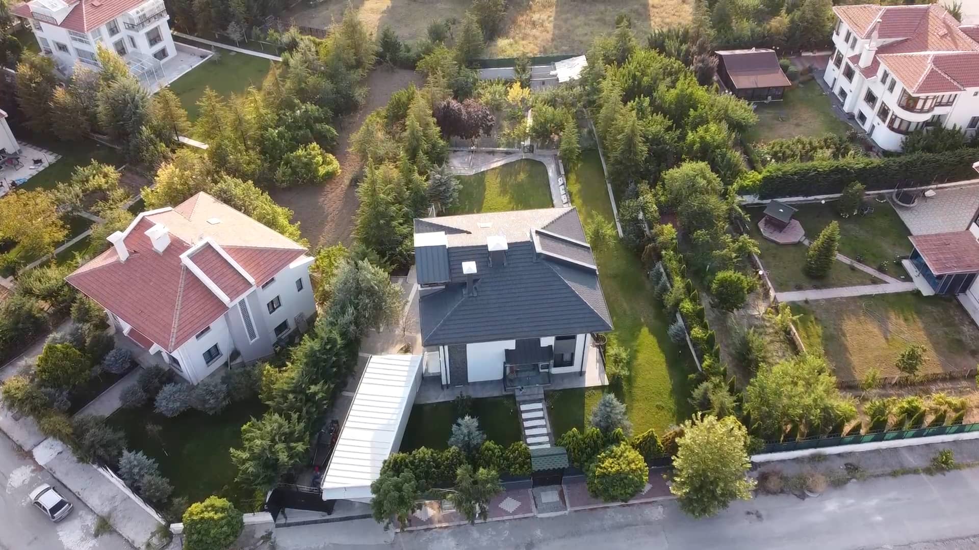 Villa Ankara Gölbaşı CEMİL ÖZGÜR VİLLALARI Satılık 5+2&amp;475 m2 Tam
