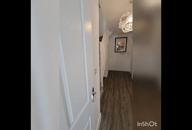 Video 1: ENTRANCE HALLWAY