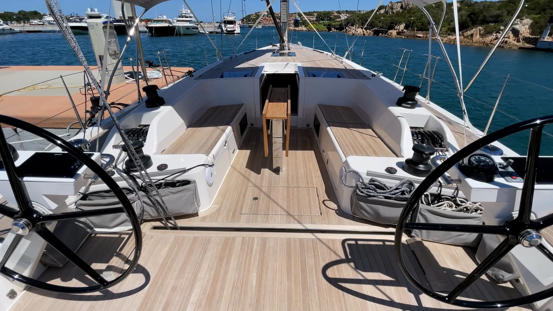 x4 game yacht