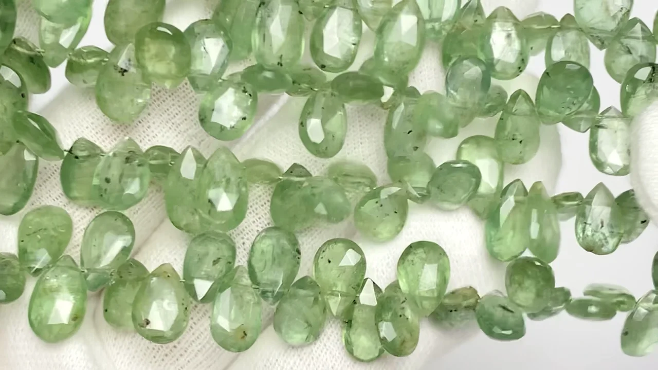 動画】グリーンカイヤナイトAA++ ペアシェイプ ブリオレットカット 半