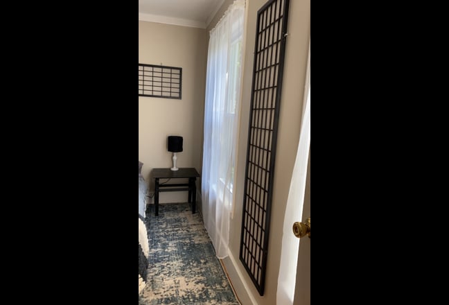 Large private room, close to highway, public trans Main Photo