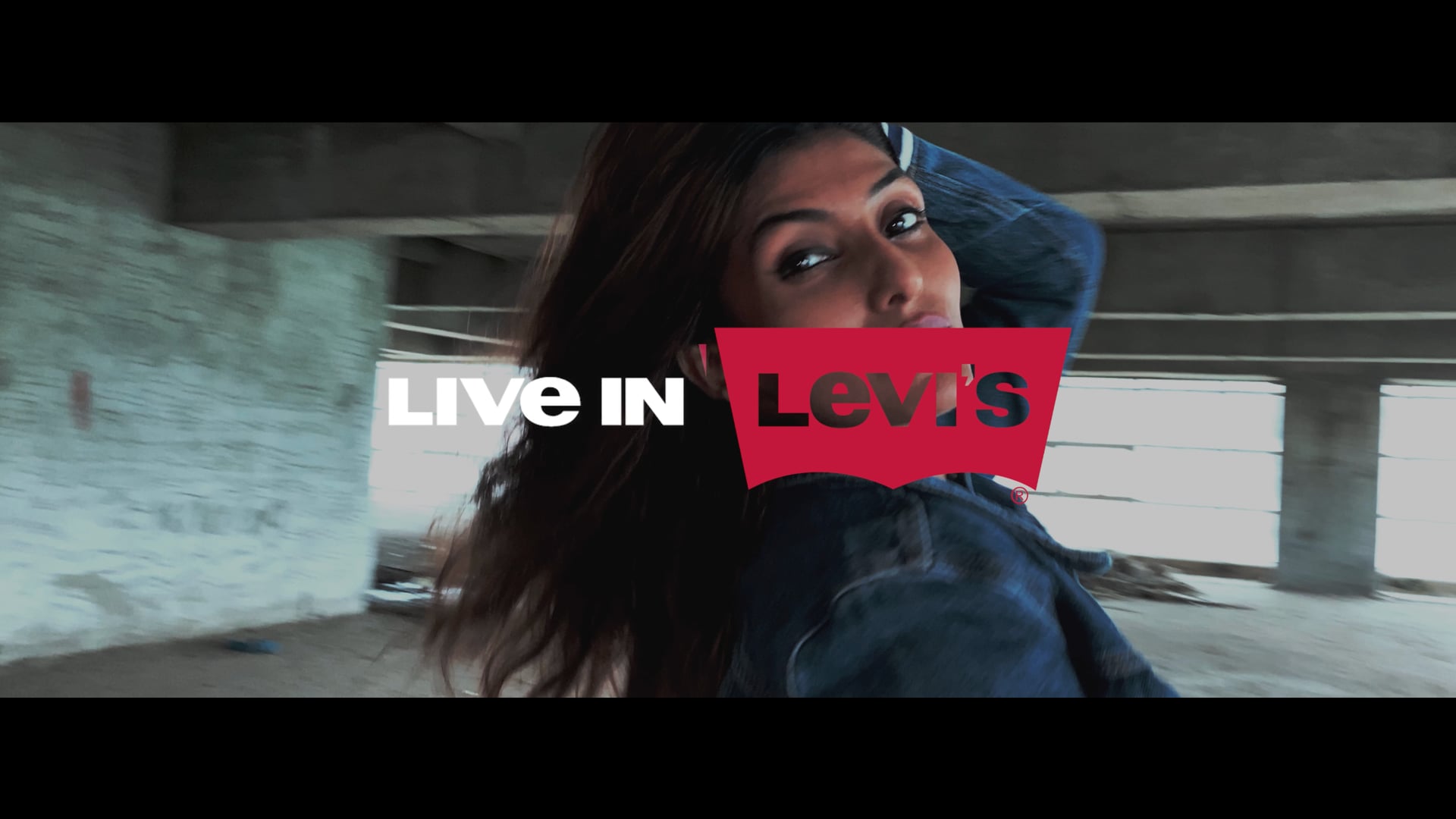 LEVIS- Live in Levis