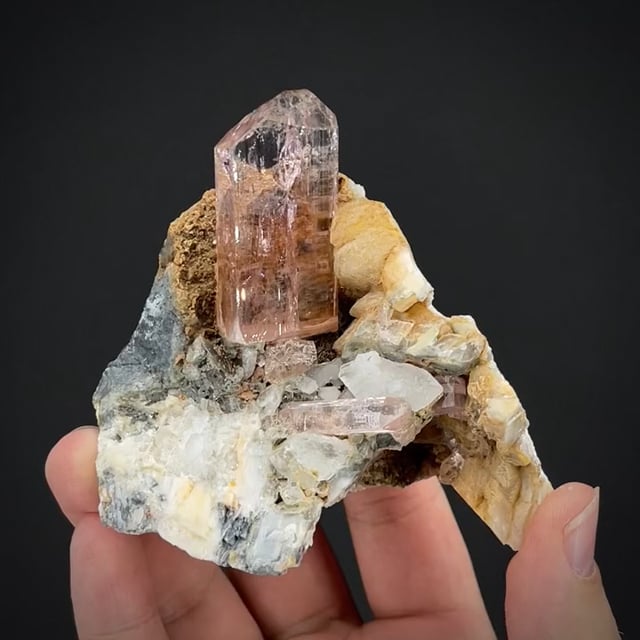 Topaz on matrix (Meieran Coll.)