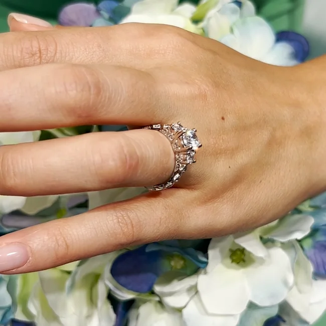ベネトン　モダンリング 三石カラーストーン　ヴィンテージ Vintage 3 Stone Diamond Ring Set | Barkev's – Barkev's Inc.