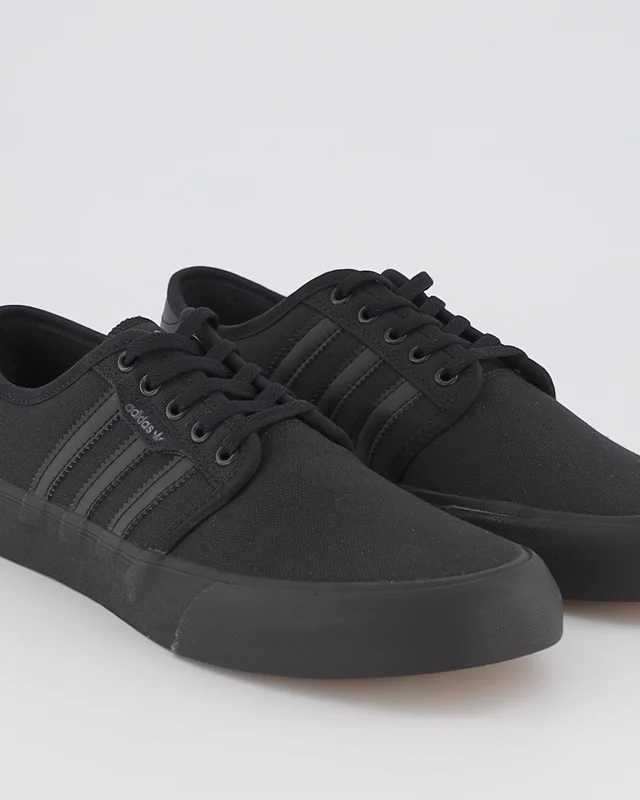 Adidas seeley all sales black