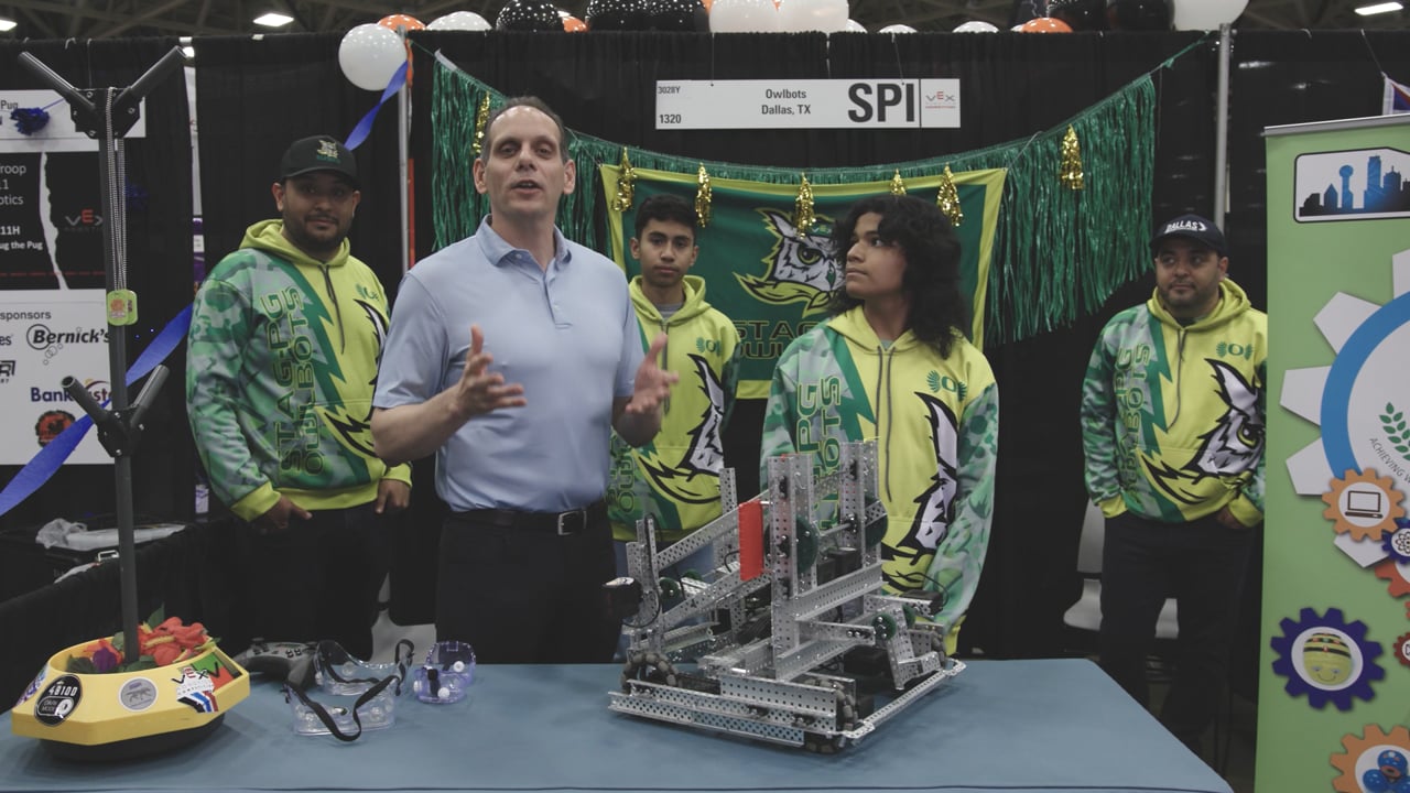 Image of VEX Worlds 2022 - Interview with Carlos from Owlbots - Engineering Notebook
