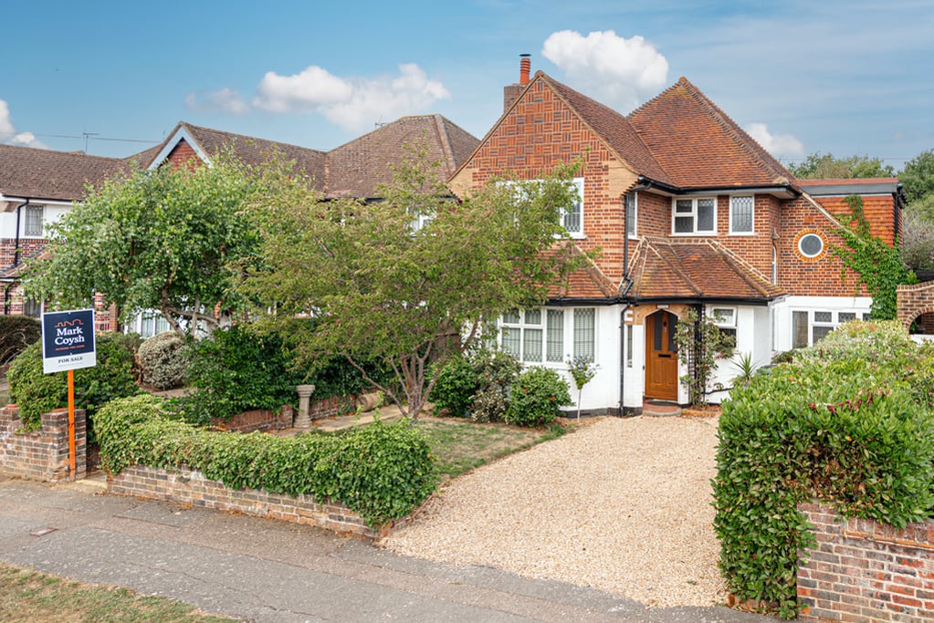 Broadhurst, Ashtead Mark Coysh on Vimeo