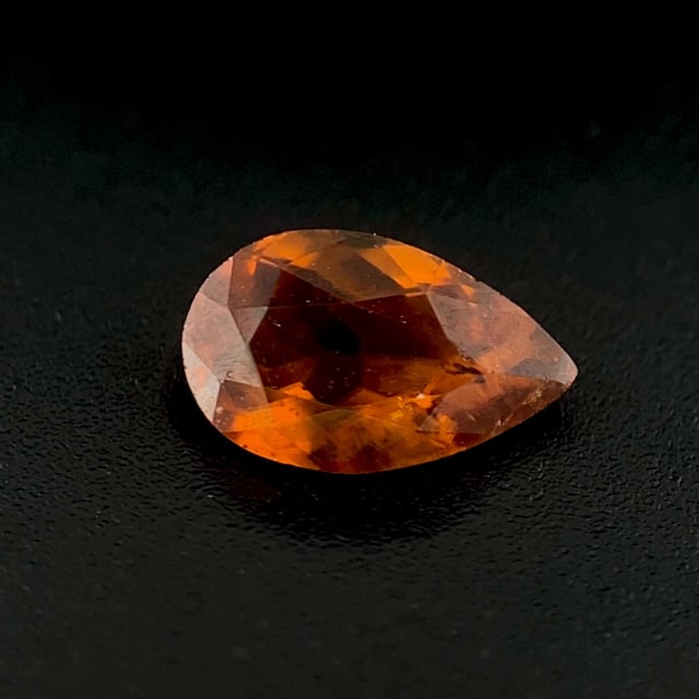 Pierre Bastnaesite Taille émeraude - 0.48 Carats - Dimensions 3.7 X 3.4 Mm - Origine Pakistan - Neuf Sans Emballage