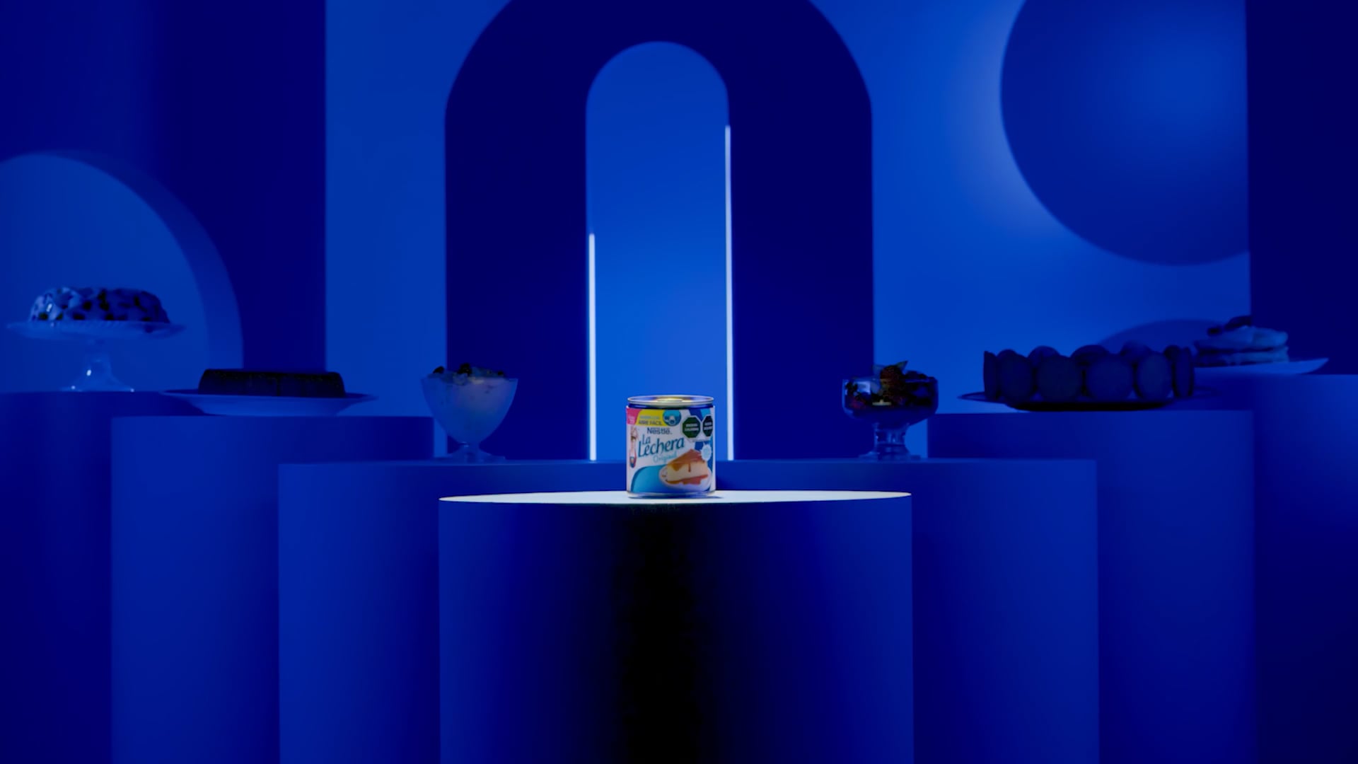NESTLÉ – LA LECHERA