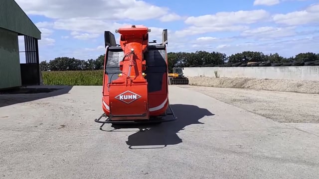 AURA, el carro mezclador robotizado de Kuhn