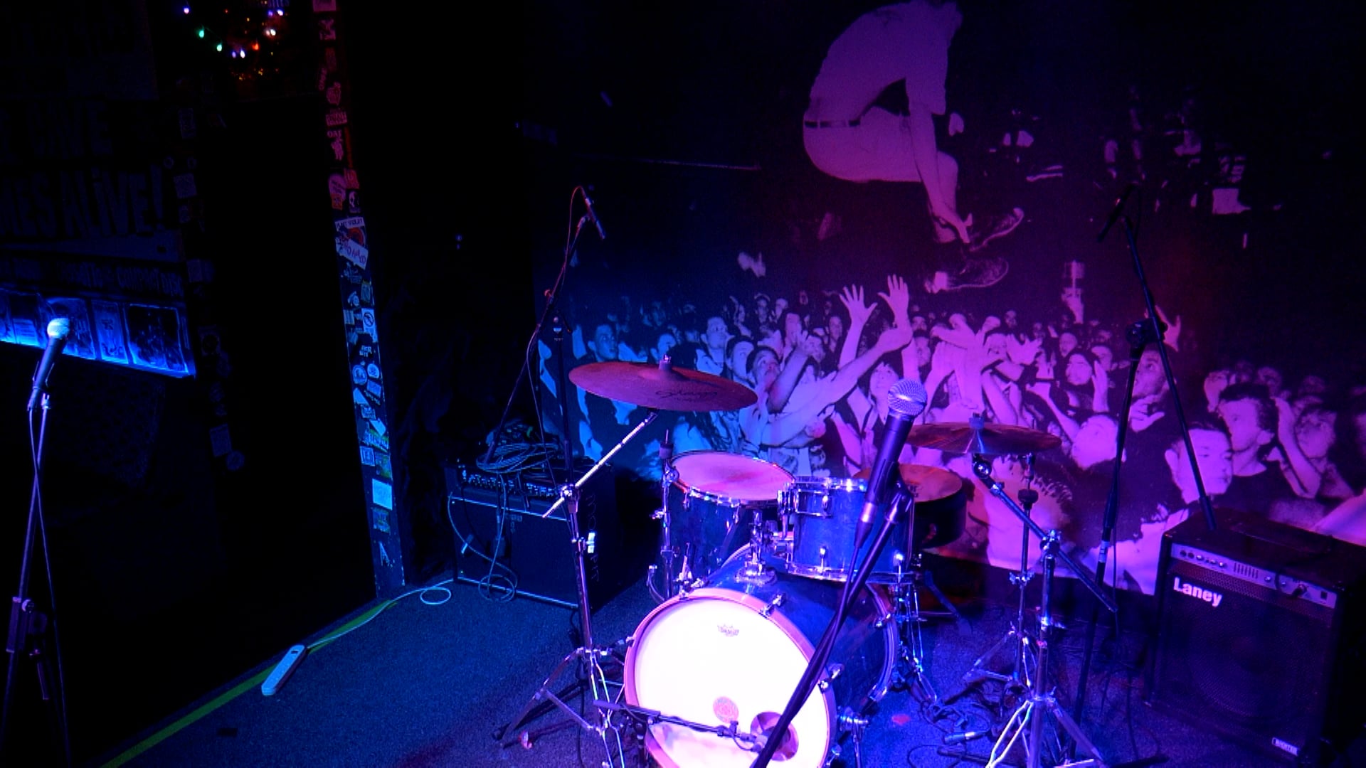 MoshPit Bar Open MIC Night! on Vimeo