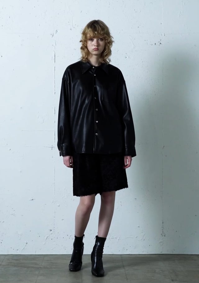 C21_MIDIUMISOLID_22aw1st