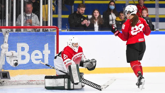 Switzerland vs Japan (QF) - 2022 IIHF Ice Hockey Women's World Championship