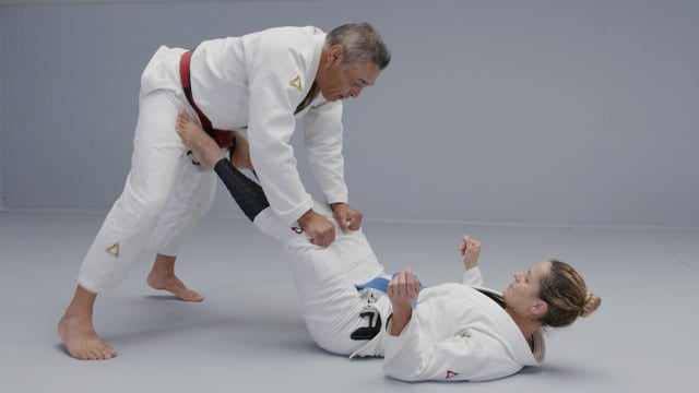 Learn Rickson’s adjustment to pass the open guard