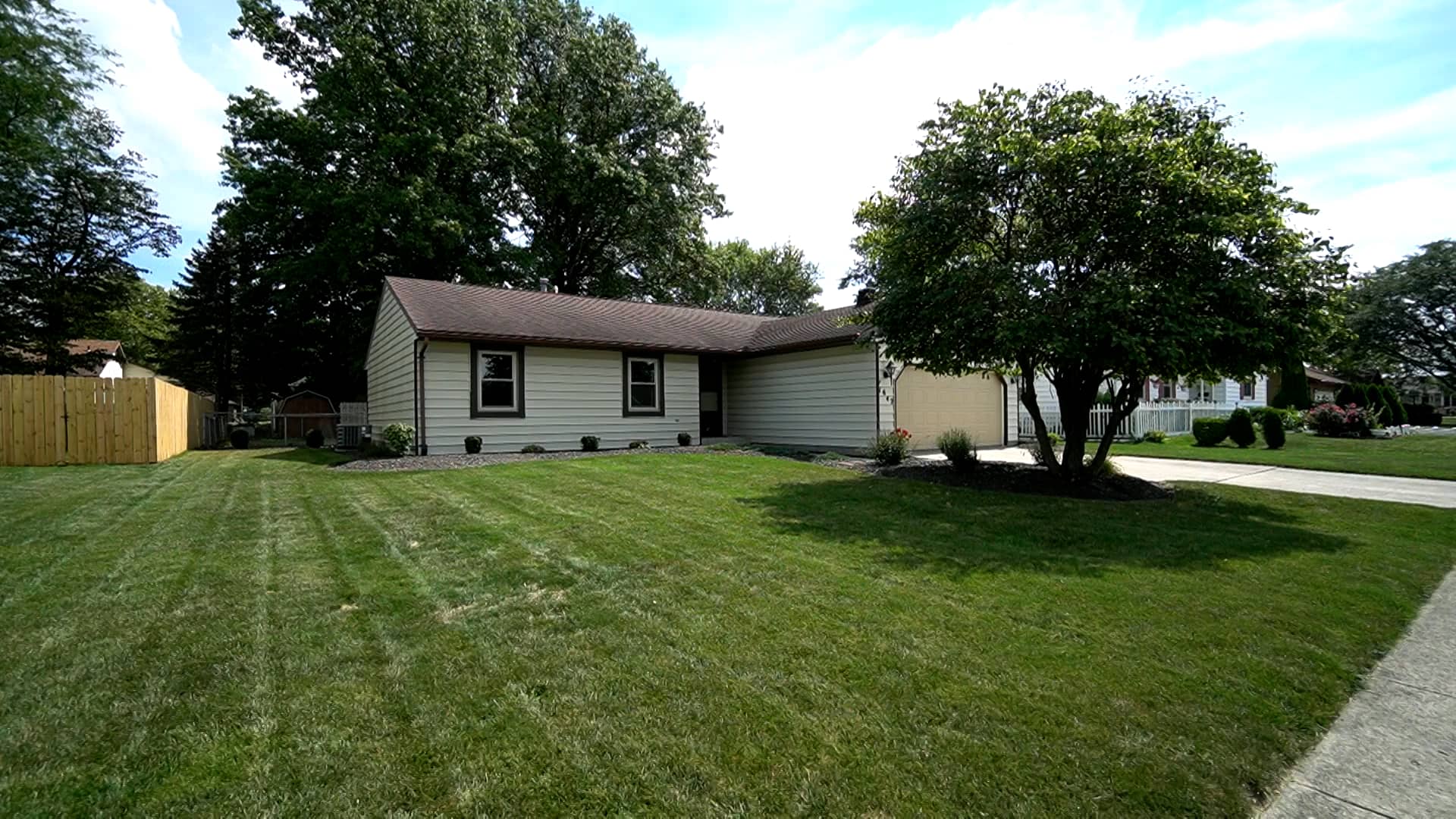 1642 Robinhood Drive Lima OH 45805 on Vimeo