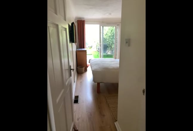Beautiful Double Room. Right on the beach!  Main Photo