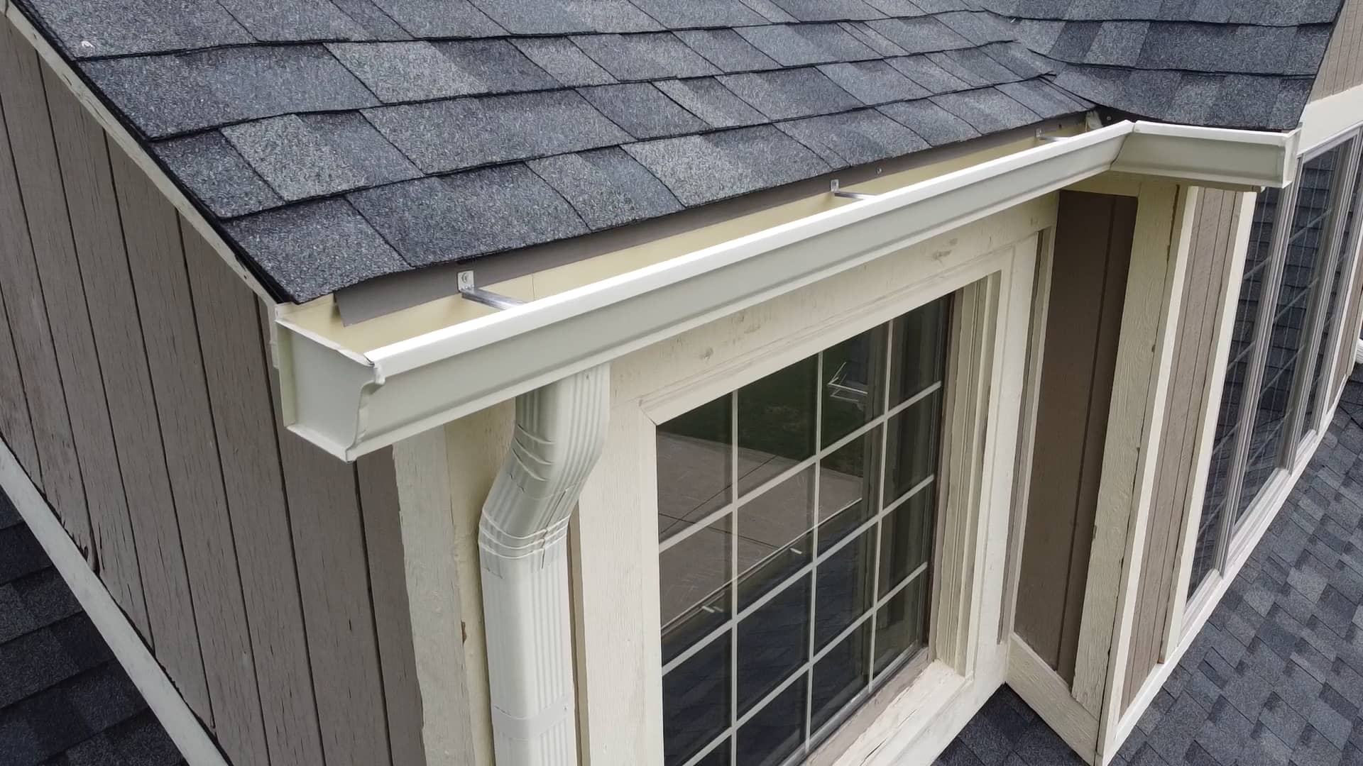 Myers Roofing & Exteriors New Gutter Video on Vimeo