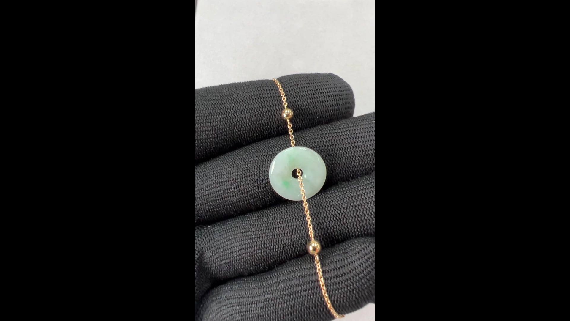 Certified Jadeite Jade 16mm Bracelet, 18k Yellow Gold, Good