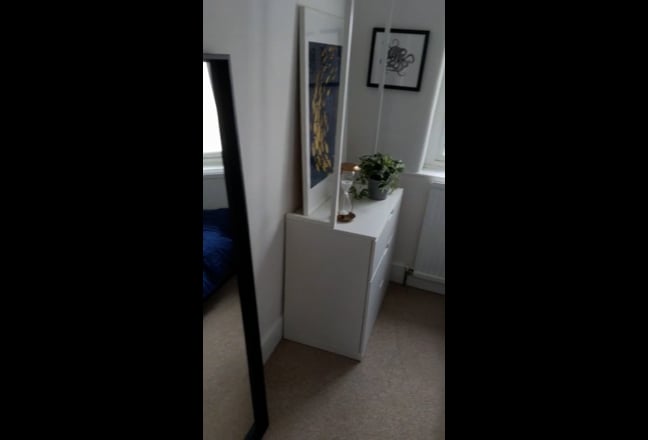 Small double bedroom in shared house  Main Photo