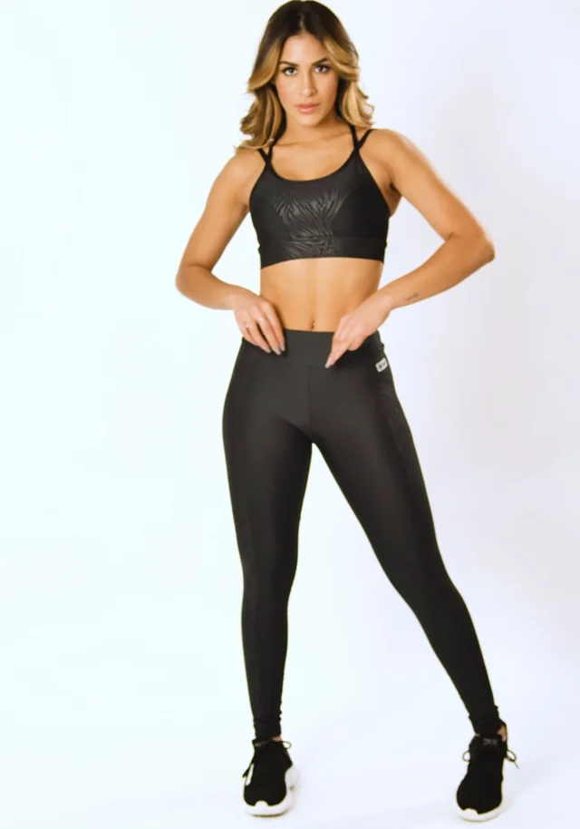 Calça legging shine preto com lateral texturizada