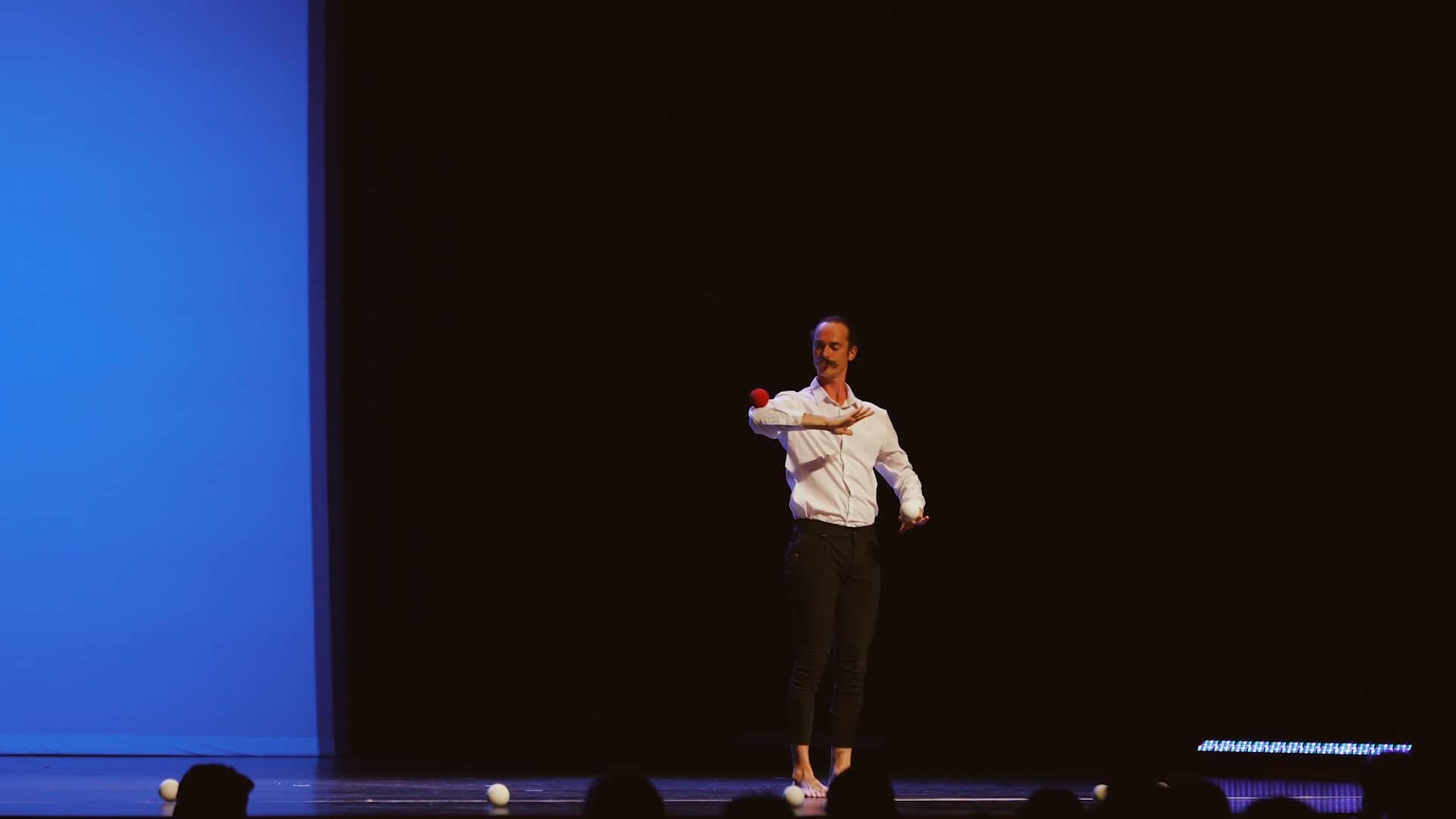 Luther Bangert, 'no.7' International Juggling Association Festival on