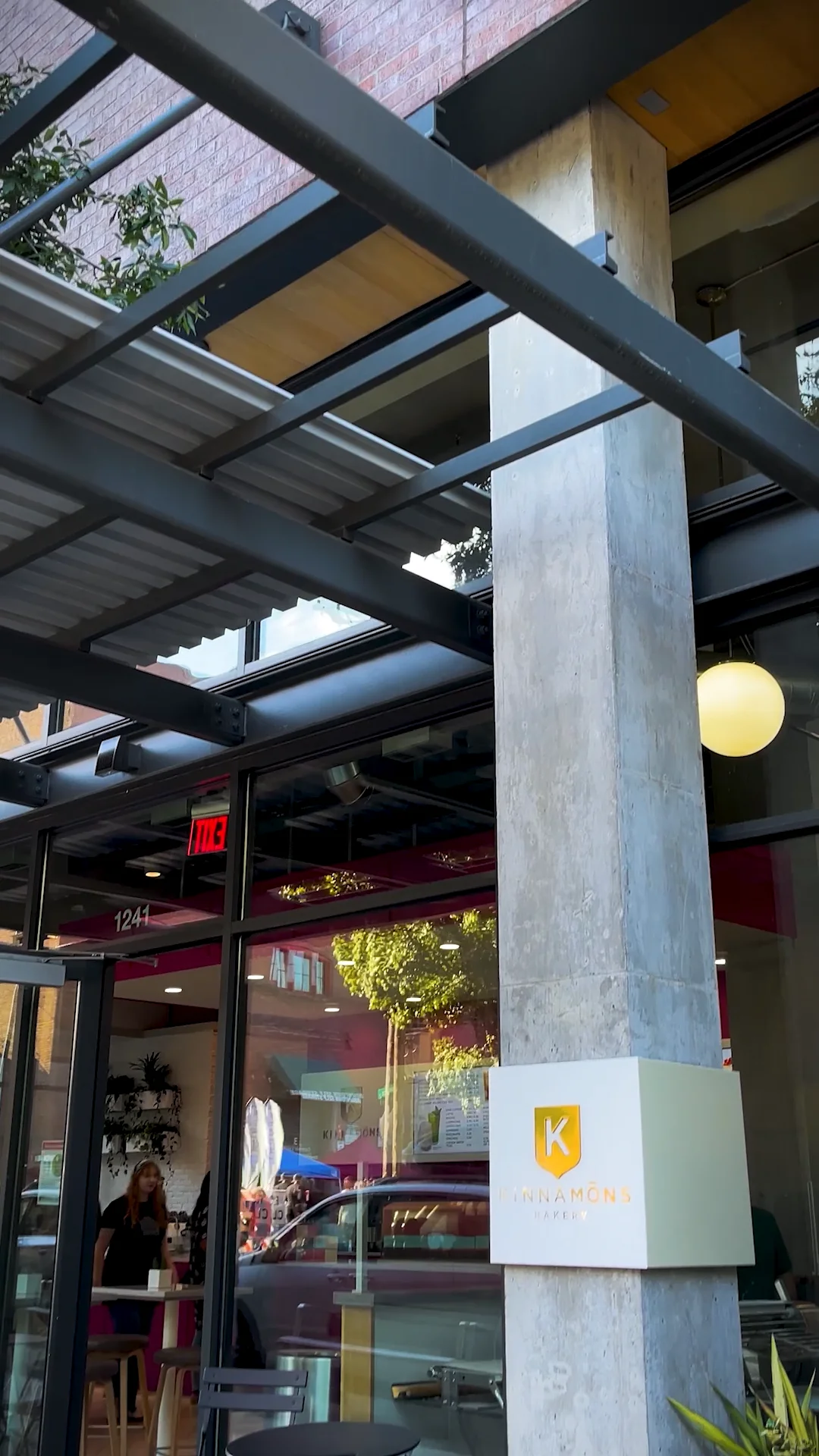 Kinnamon's Bakery In The Pearl on Vimeo