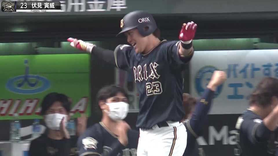【T-伏見】バファローズ・伏見寅威『今季2号ソロをポール際にトライ』