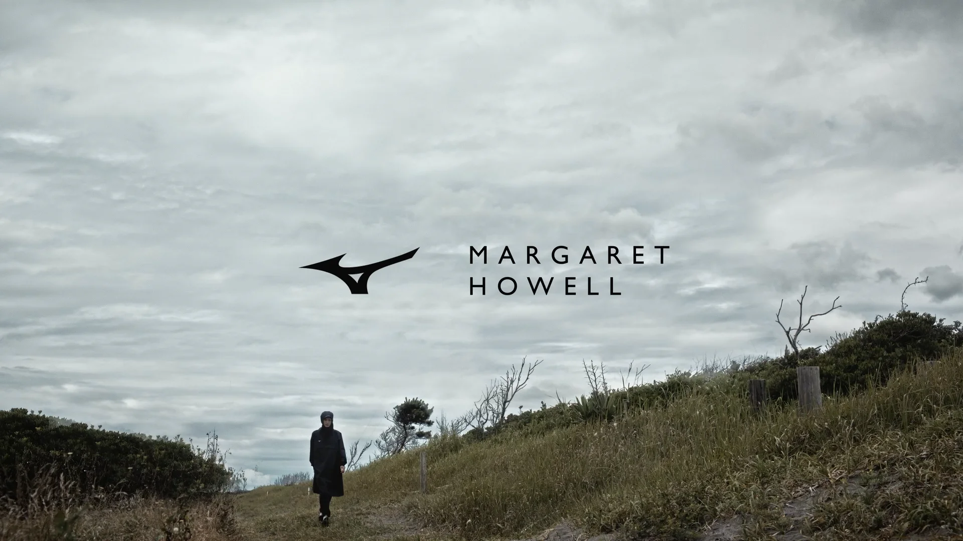MIZUNO FOR MARGARET HOWELLの新作はレインポンチョとレイン