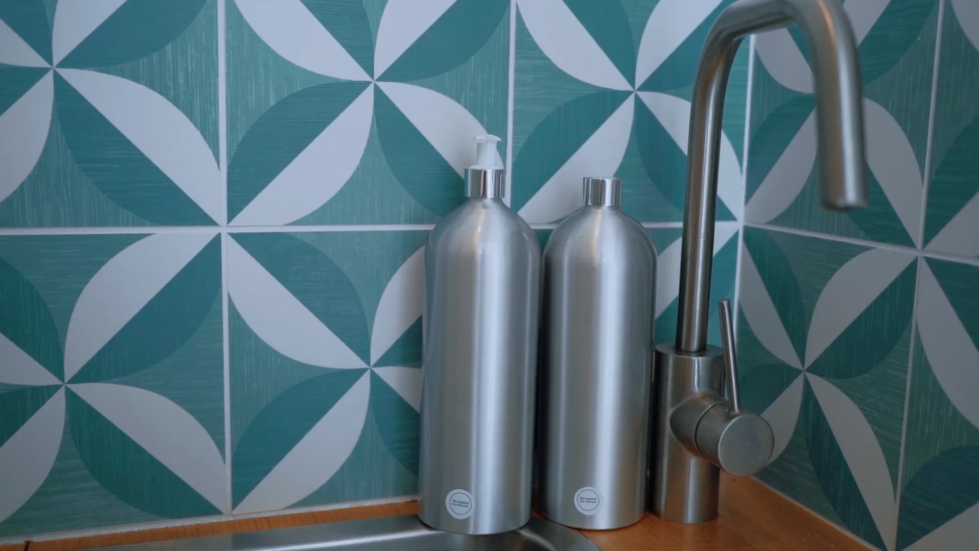 FB - Laundry pump bottles on Vimeo