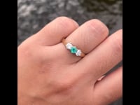 Diamant, smaragd, 18kt ring 13530-8171