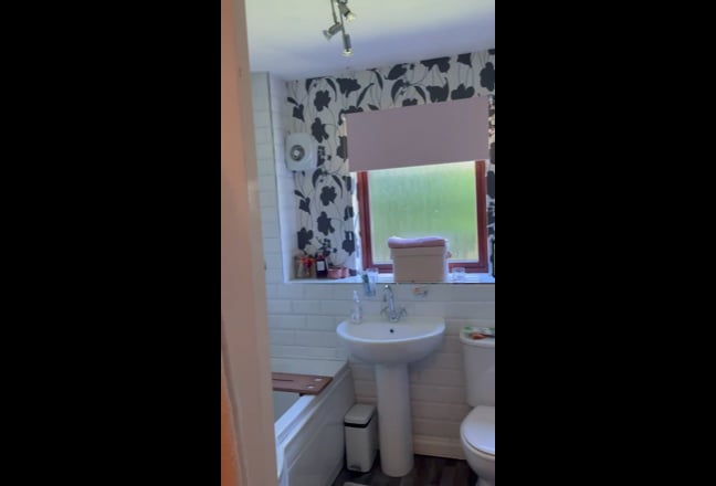 Double Room to Rent Main Photo