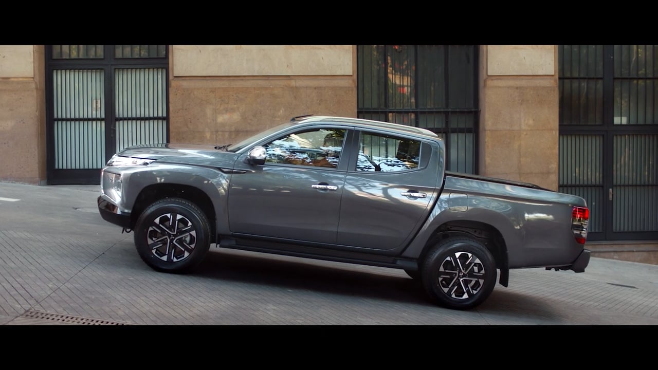 L200 Triton Sport ( Camera Car, Drone, Movi Pro )