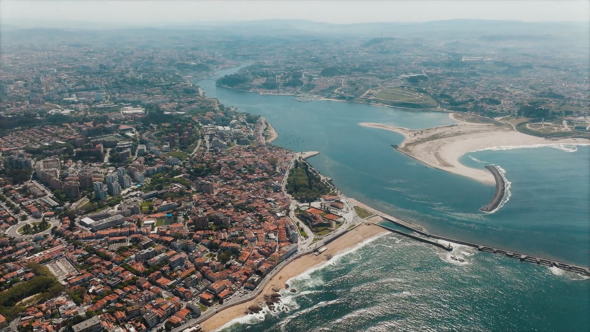 Shaped by water - The city mapped by sensors.